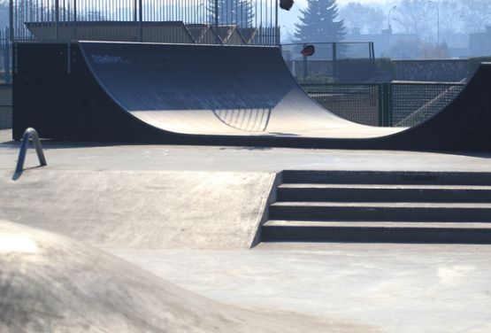 Będzin - Betonmonolith für den Skatepark