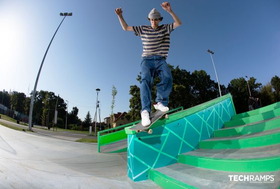 Skatepark aus Beton - Zielonka