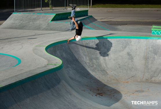 Skatepark aus Beton - Zielonka