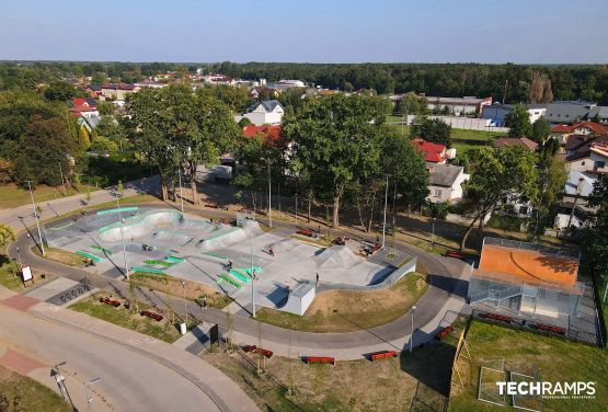 Skatepark aus Beton - Zielonka