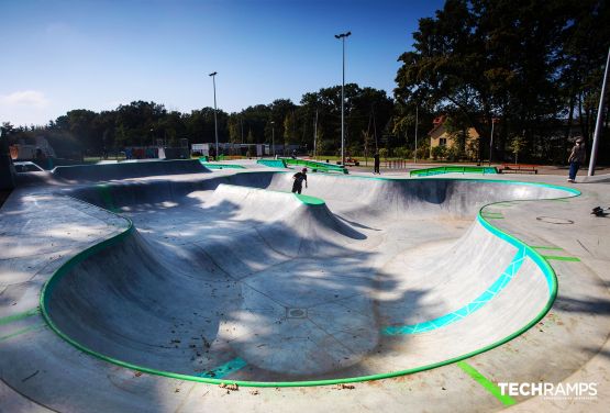 Skatepark aus Beton - Zielonka