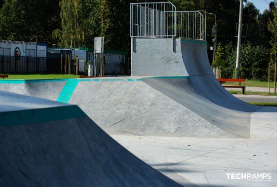 Skatepark aus Beton - Zielonka