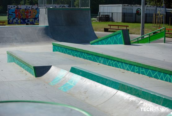 Skatepark aus Beton - Zielonka