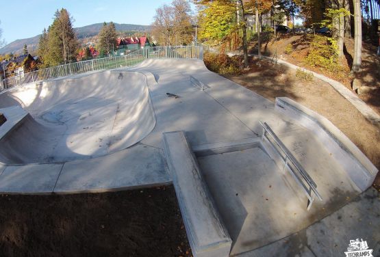 Skatepark in Szklarska Poręba - beton