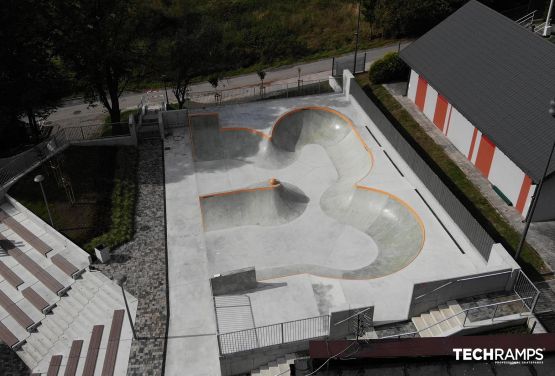 Schüssel mit Spin-Skatepark