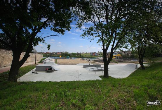 Skatepark betonowy - Stopnica