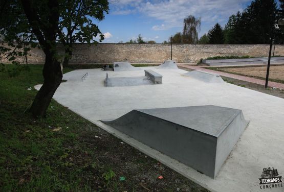 Stopnica skatepark betonowy