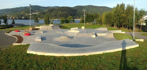 Betonowy skatepark w Lillehammer - Norwegia