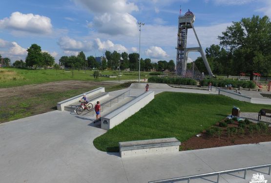 Skatepark pour planches à roulettes / bmx