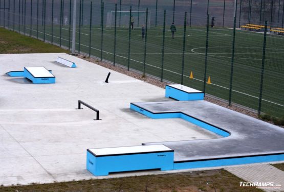 Skateplaza en béton à Torzym