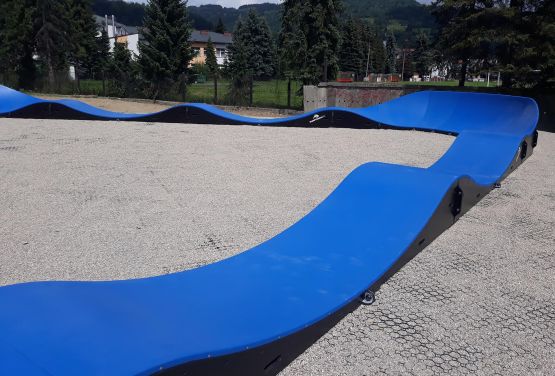 Composite pumptrack customized for each user