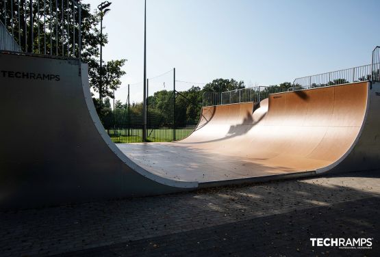 Concrete skatepark - Zielonka