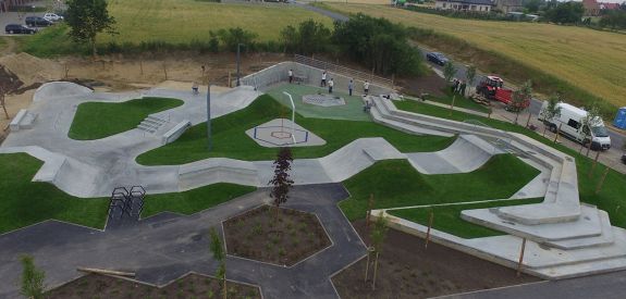 Concrete skatepark in Świecie (Poland)