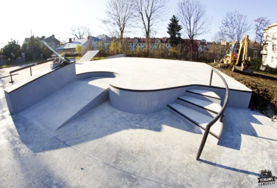 Concrete skatepark in Tarnów