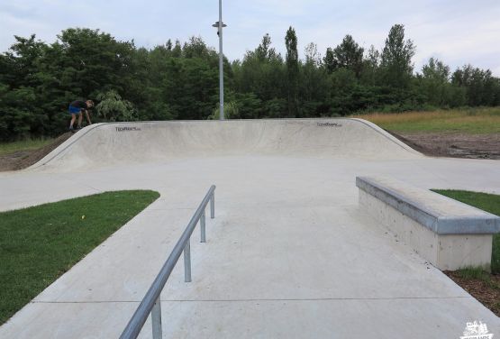 Rail and box - skatepark Chorzów