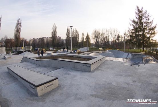 Fin de la construction du skateplaza à Cracovie