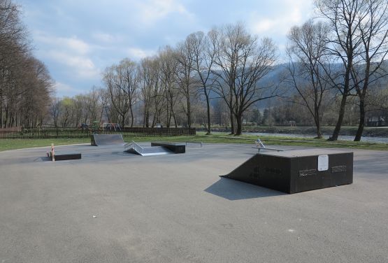 Grindbox, funbox und bank ramp skatepark Techramps