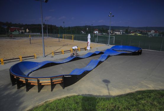 Terrain de jeux pour vélos Dukla - pumptrack