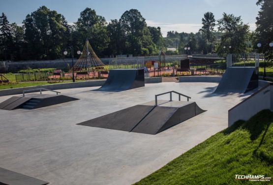 Skatepark Wąchock - concrete and metal