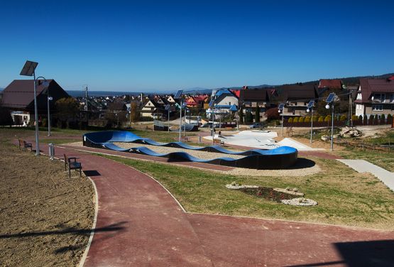 Modulaire Pumptrack à Maniowy - pour tout le monde