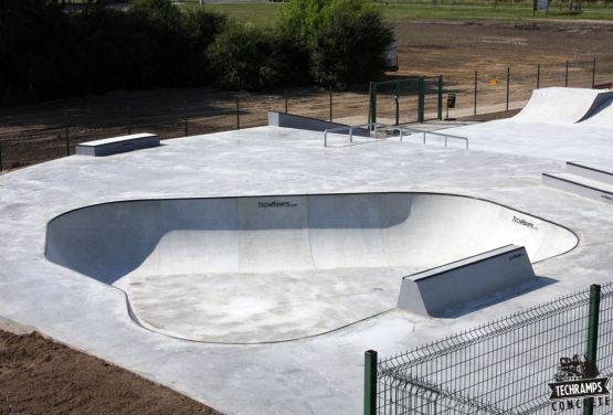 Concrete skatepark - Wolsztyn Poland