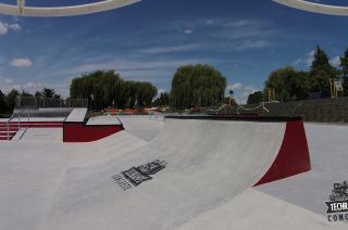 Busko-Zdrój skatepark monolit