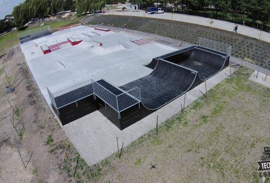 Monolityczny skatepark - Busko-Zdrój