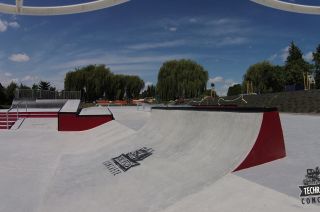 Busko-Zdrój skatepark monolit