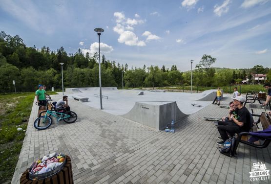 skatepark light concrete Milowka
