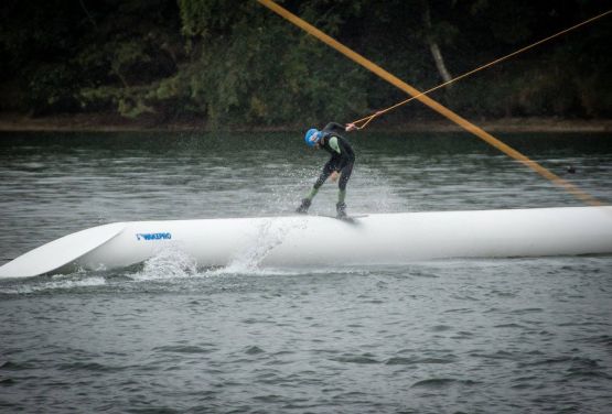 Deslice en wakepark hecho por WakePro