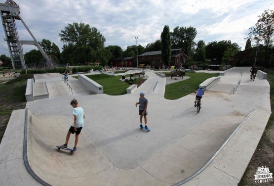 Patineurs en skatepark - Chorzów