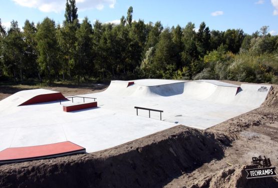 Monolit - Skatepark Trzebież