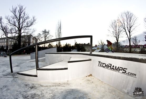 Tarnów - Skatepark betonowy