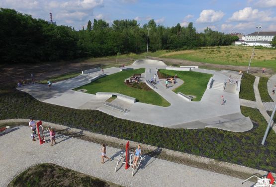 Miejsce rekreacji w Chorzowie - skatepark betonowy