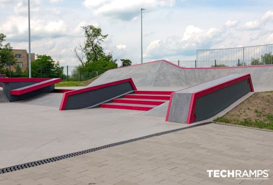 Skatepark betonowy Brzeg 