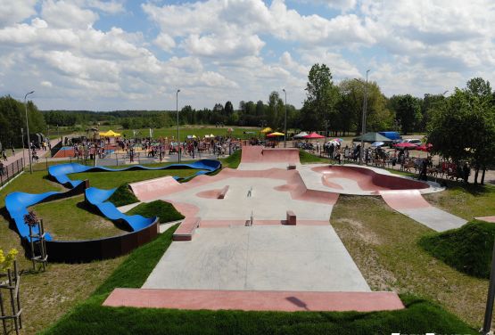 Skatepark de hormigón Sławno (Polonia)