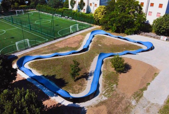 Pump track adapted for skateboarding