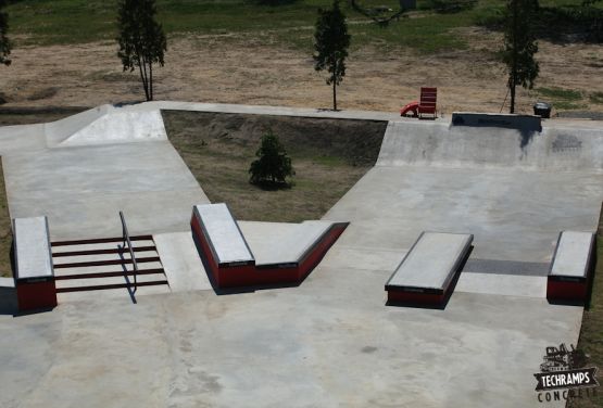 Przysucha - concrete skatepark - woodcamp