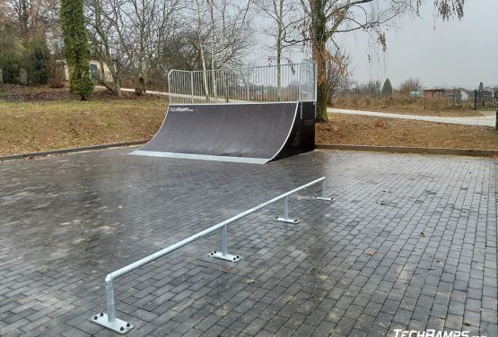 Quarter Pipe and rail skatepark in Szczebrzeszyn