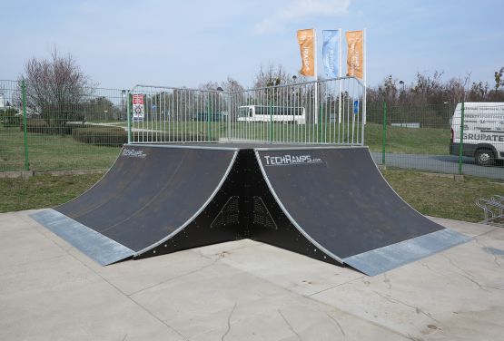 Quarter Pipe in Skatepark in Tarnowskie Góry (Polen)