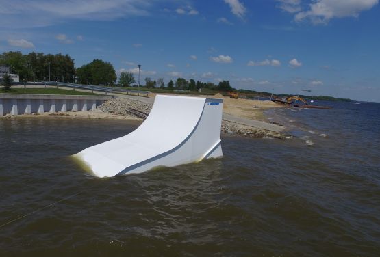 Quarterpipe in wakepark