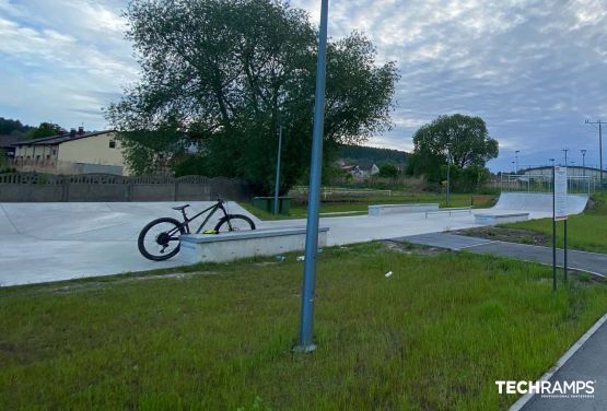 Skatepark y pumptrack en Chęciny