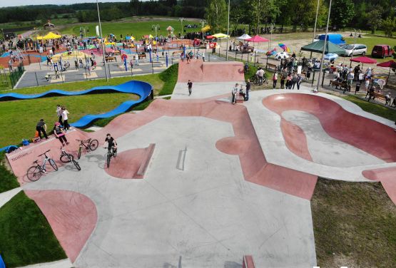 Concrete skatepark in Sławno