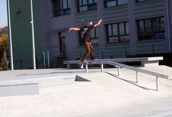 Będzin concrete skatepark