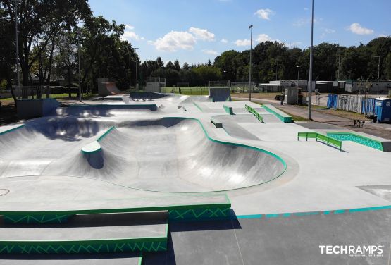 Skatepark betonowy - Zielonka