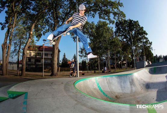 Skatepark betonowy - Zielonka