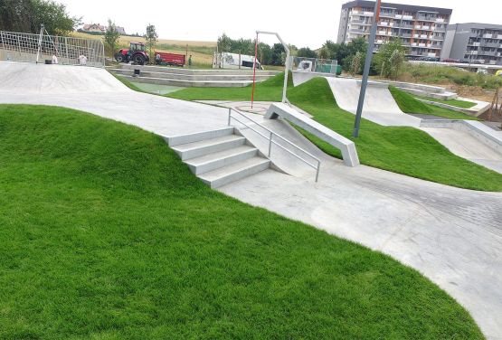 Skate park betonowy w Świeciu
