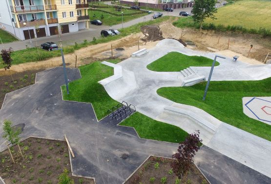 Widok z góry na skatepark