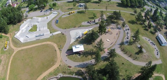 Skatepark de béton à Olkusz - projet et réalisation