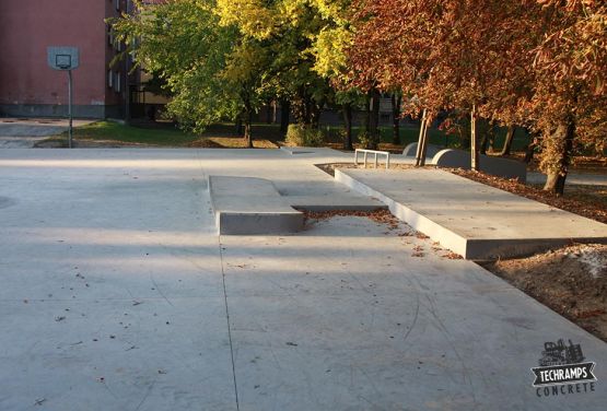 Skatepark de hormigón - Komarówka Podlaska